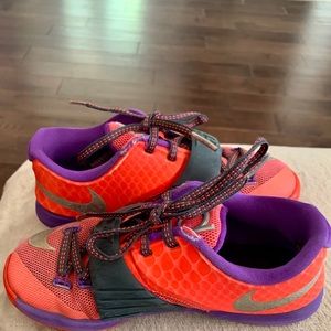 KD, Kevin Durant shoes size 13 tennis shoes